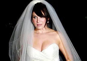 1257777740_marla sokoloff 206