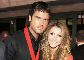 1257900720_julianne chuck wicks p1