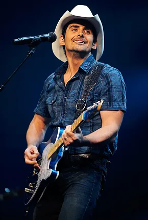 1261004216_brad paisley 290