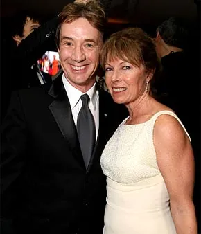 1282656007_martin short 290