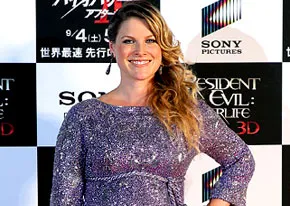 1283522123_ali larter 206