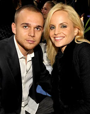 1287587752_mena suvari 290