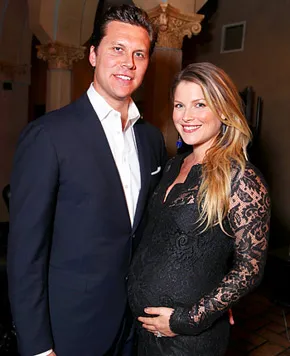 1293025277_ali larter 290