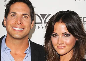 1293755590_joe francis 206