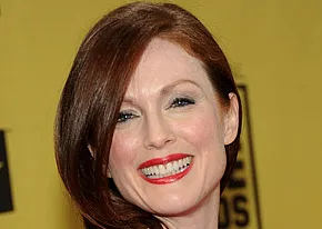 1298060636julianne 206