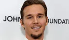 1301789680_ryan kwanten p2