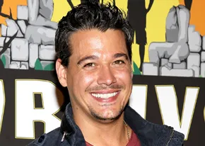 1305551585_rob mariano survivor 206