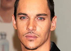 1310510111johnathan rhys meyers bio 206