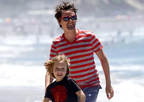 1311026118_ryder robinson matt bellamy 206