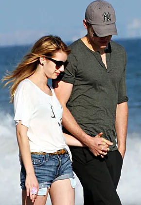 1311600064_emma roberts chord overstreet 290