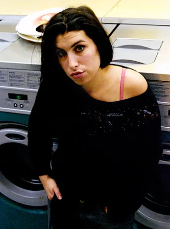 1311612716_amy winehouse 2003 lg 14e7e7e6 c32f 4d82 94fc a328dbef886a