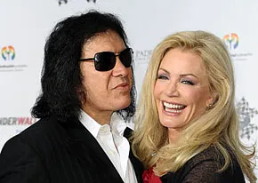 1311707361_gene simmons shannon tweed engagement 206
