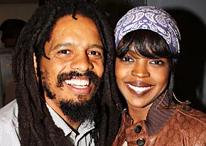 1311797380_lauryn hill gives birth 206