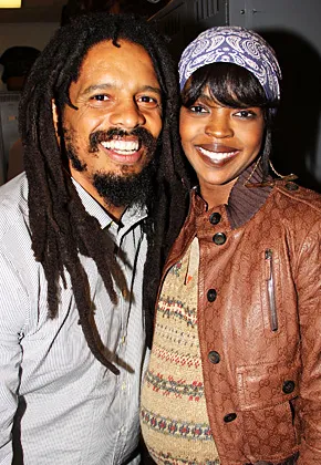 1311797380_lauryn hill gives birth 290