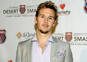 1312228626_ryan kwanten 206