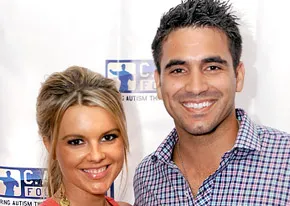 1312487631_ali fedotowsky roberto martinez 206
