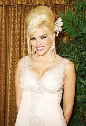 1312728991_anna nicole smith b