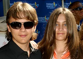 1312915056_prince paris blanket jackson 206