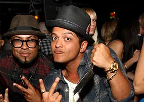 1313001516_bruno mars 206