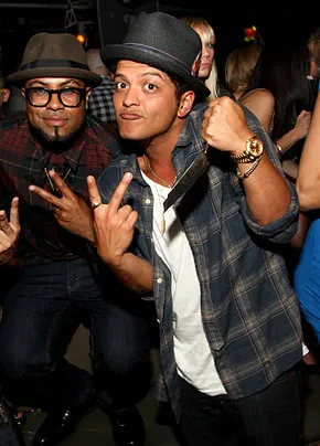 1313001516_bruno mars 290