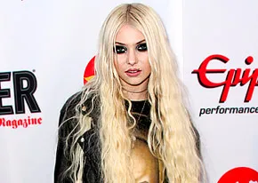 1313505476_taylor momsen 206