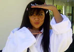 1313621086_jessica szohr 206