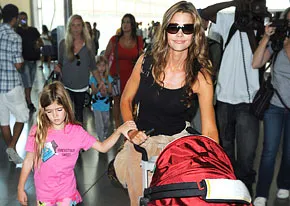 1313773252_denise richards jane krakowski 206