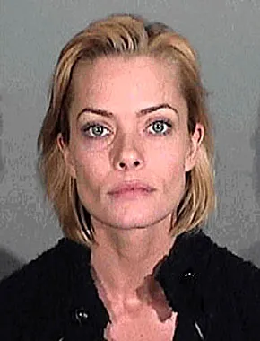 1314303850_jaime pressly 290