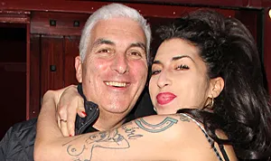 1315669057_amy winehouse dad_3