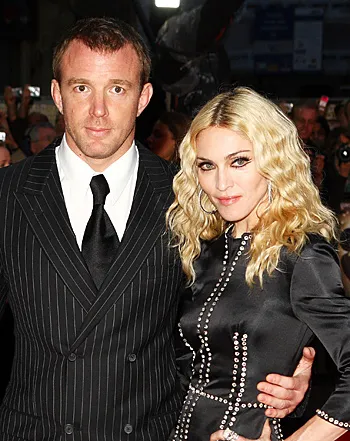 1315922368_madonna guy ritchie vert