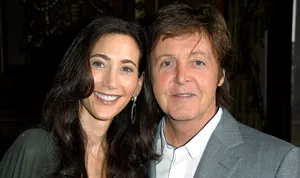 1315944292_paul mccartney nancy shevelle 178