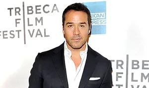 1315951923_jeremy piven 178