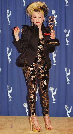 1316113407_cyndi lauper 560