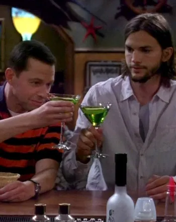 1316541518_ashton kutcher jon cryer 441