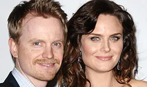 1316694441_emily deschanel david hornsby 178