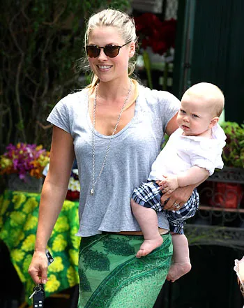 1317925897_ali larter teddy 441