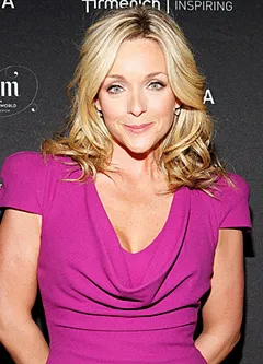 1318004305_jane krakowski 240