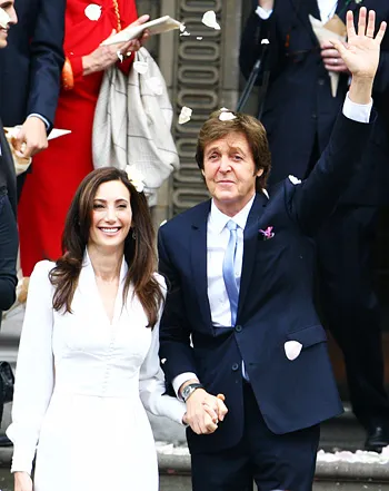 1318253749_nancy shevell paul mccartney wedding vert