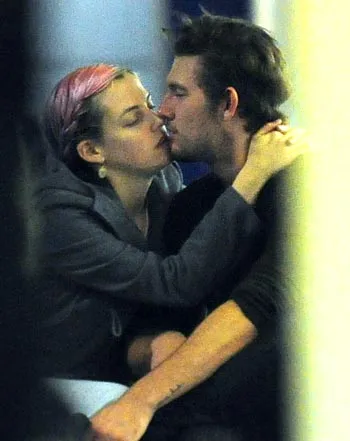 1318351714_alex pettyfer riley keough 441