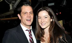 1318353202_johnny knoxville naomi 178