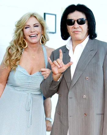 1318624013_gene simmons honeymoon vert