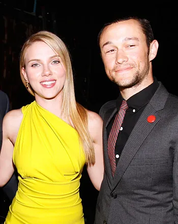 1319055902_joseph gordon levitt scarlett johannson vert