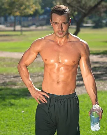 1319144898_joey lawrence 441