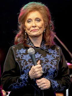 1319379920_loretta lynn b