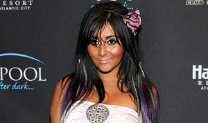 1319569916_snooki 178