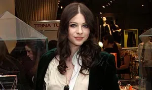 1319637776_michelle trachtenberg 178