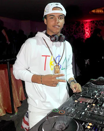 1319733064_connor cruise 350