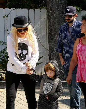 1320098052_christina aguilera jordan bratman 441