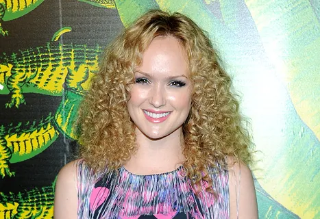 1320849737_kaylee defer article