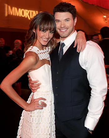 1321033552_sharni vinson kellan lutz 350